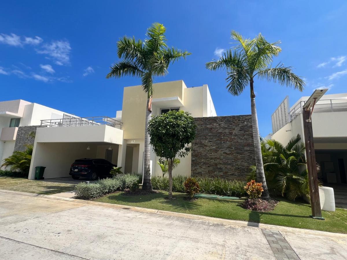 Stylish Luxury San Juan Lakes In Gated Community In Downtown With Private Pool * Punta Cana